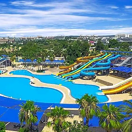 Vonresort Golden Coast & Aqua Szálloda